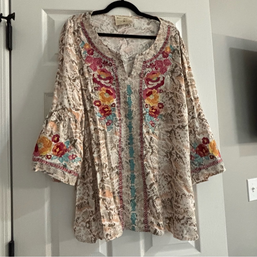 Savanna Jane Floral Embroidered Women's Top